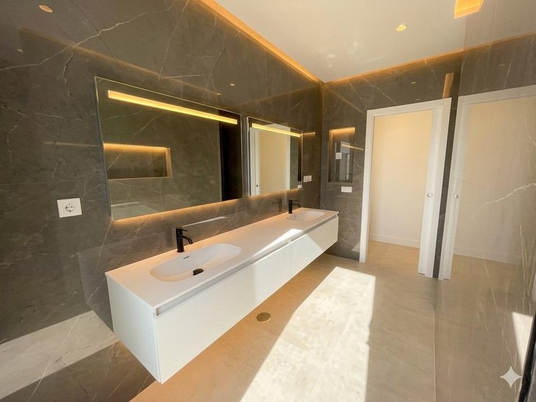 Villa for Sale in Estepona, Malaga 14