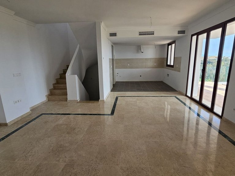 Villa for Sale in Doña Julia, Malaga 17