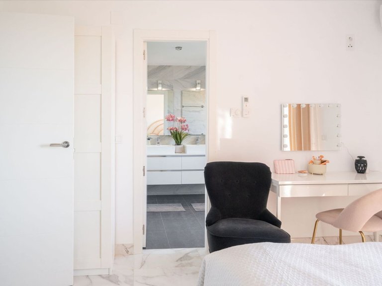 Apartment for Sale in Benalmadena Costa, Malaga 27