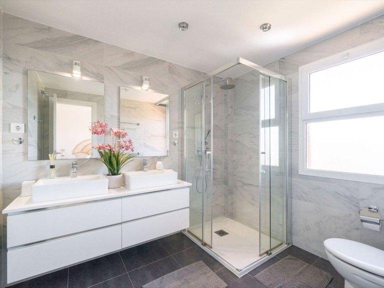 Apartment for Sale in Benalmadena Costa, Malaga 28