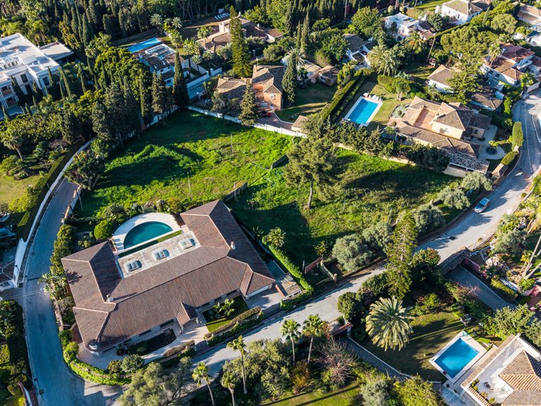 Plot for Sale in The Golden Mile, Malaga 4