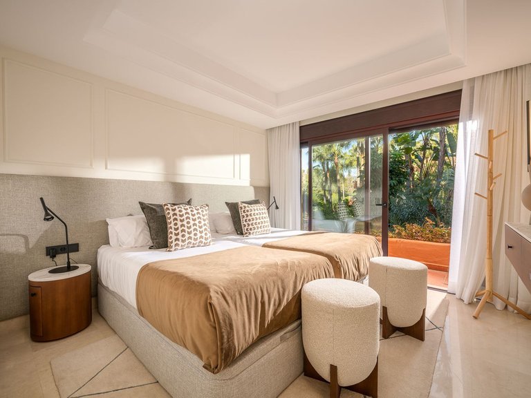 Apartment for Sale in Nueva Andalucía, Malaga 17