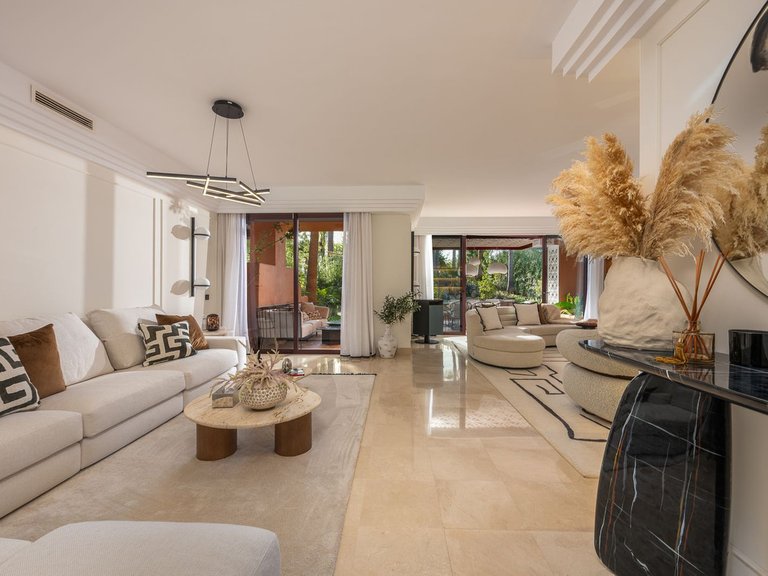 Apartment for Sale in Nueva Andalucía, Malaga 2