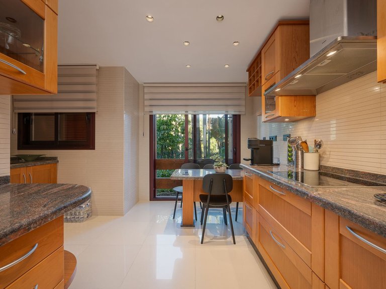 Apartment for Sale in Nueva Andalucía, Malaga 3