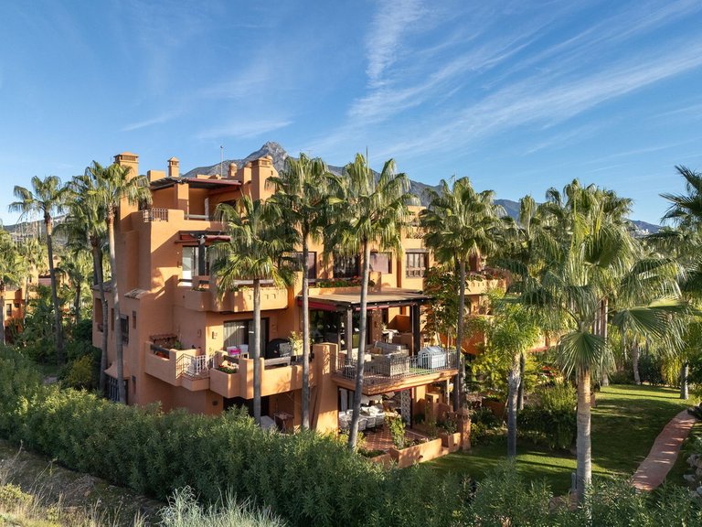 Apartment for Sale in Nueva Andalucía, Malaga 30