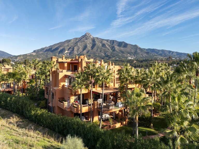 Apartment for Sale in Nueva Andalucía, Malaga 31
