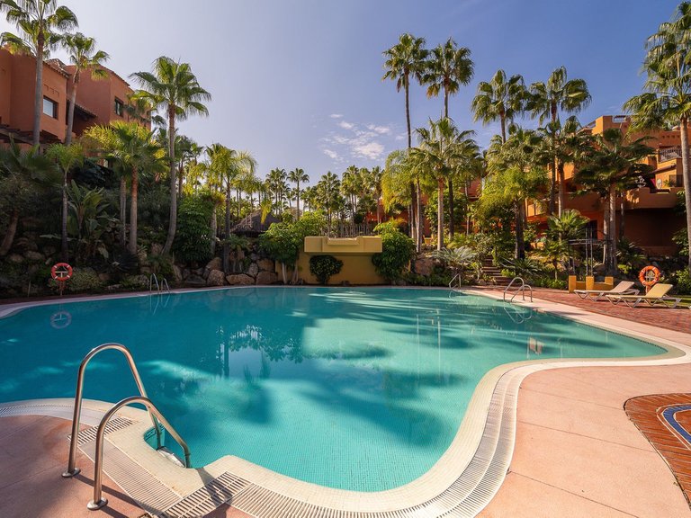 Apartment for Sale in Nueva Andalucía, Malaga 38