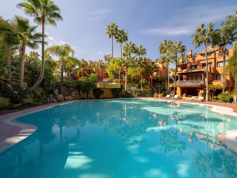 Apartment for Sale in Nueva Andalucía, Malaga 39