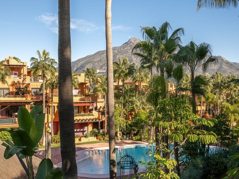 Apartment for Sale in Nueva Andalucía, Malaga 41