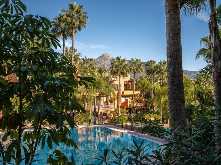 Apartment for Sale in Nueva Andalucía, Malaga 42