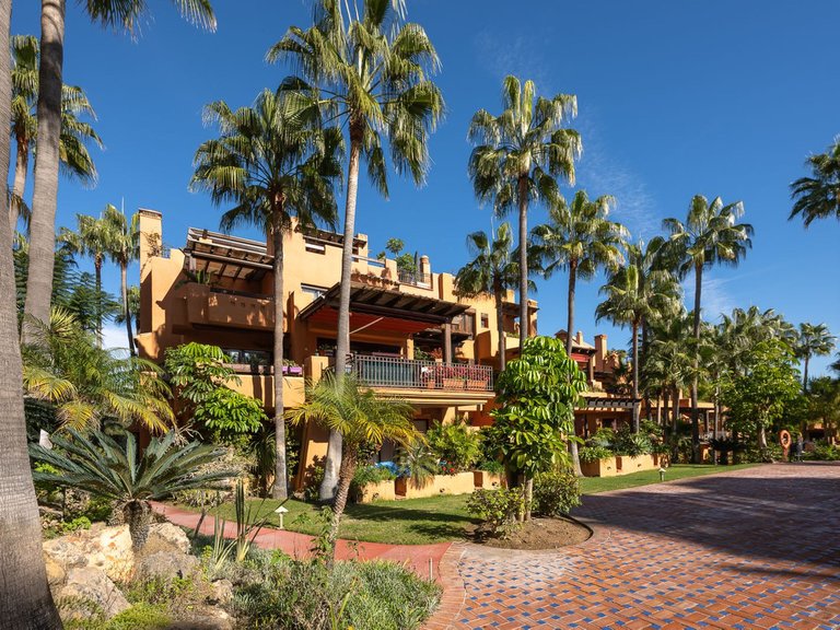 Apartment for Sale in Nueva Andalucía, Malaga 45