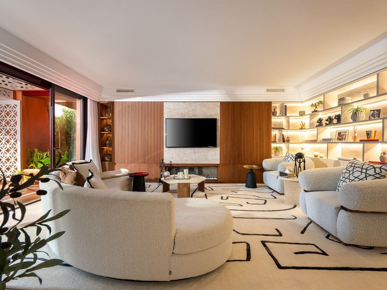 Apartment for Sale in Nueva Andalucía, Malaga 6