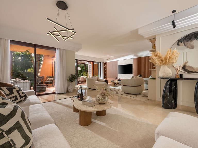 Apartment for Sale in Nueva Andalucía, Malaga 7