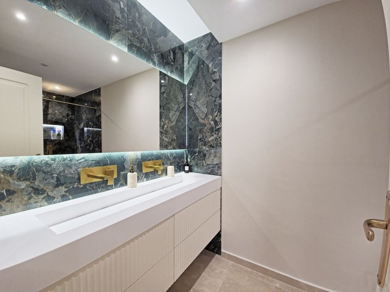 Apartment for Sale in Benahavís, Malaga 18
