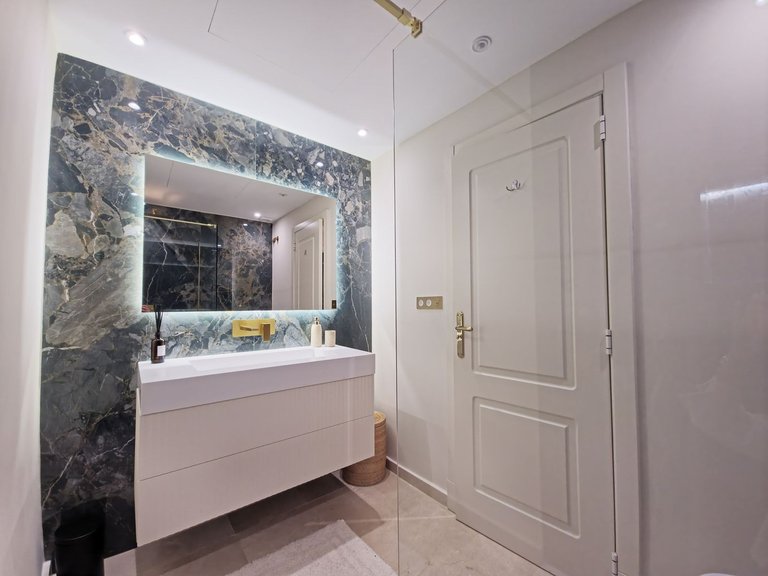 Apartment for Sale in Benahavís, Malaga 31