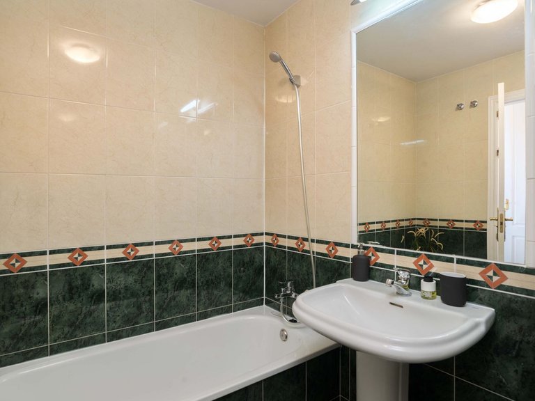 Apartment for Sale in Alhaurin Golf, Malaga 11