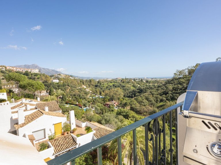 Apartment for Sale in Benahavís, Malaga 18