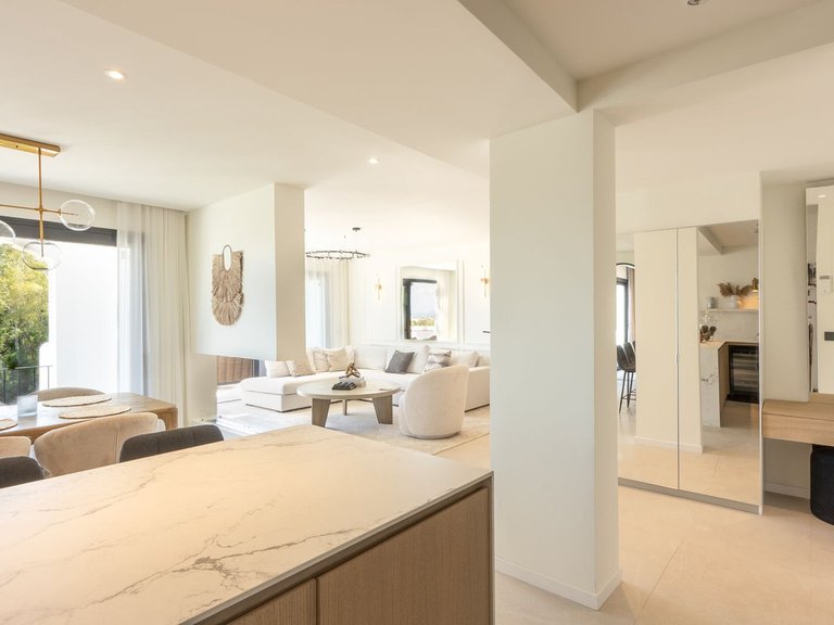 Apartment for Sale in Benahavís, Malaga 8