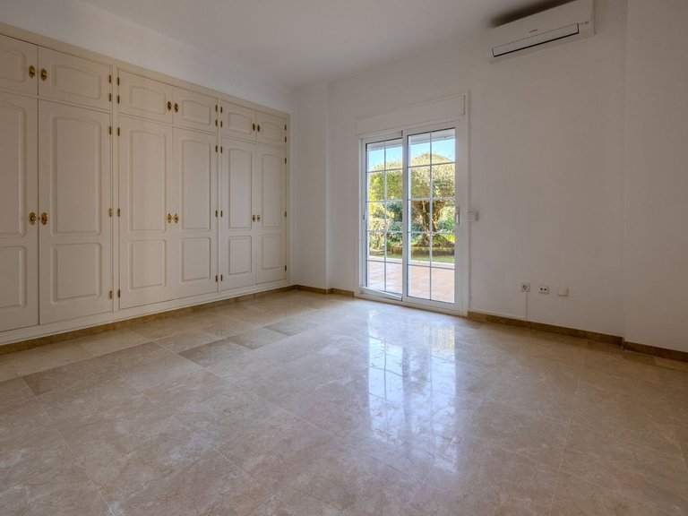 Villa for Sale in San Roque Club, Cadiz 22