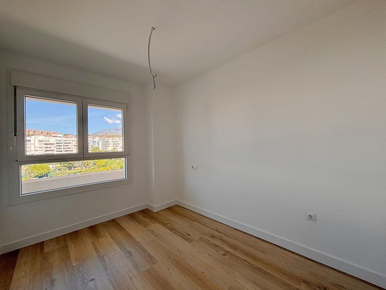 Apartment for Sale in Nueva Andalucía, Malaga 14