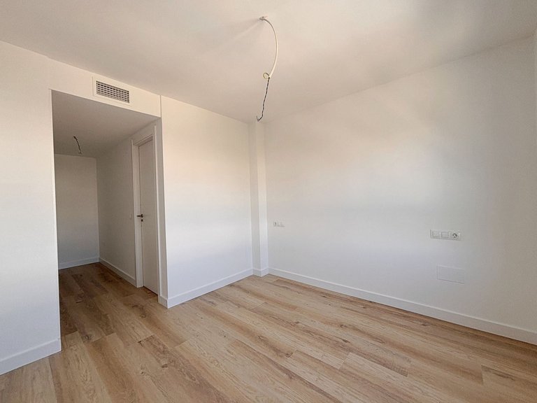 Apartment for Sale in Nueva Andalucía, Malaga 16