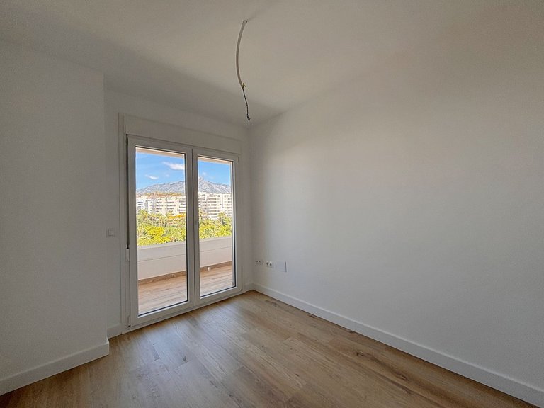 Apartment for Sale in Nueva Andalucía, Malaga 23