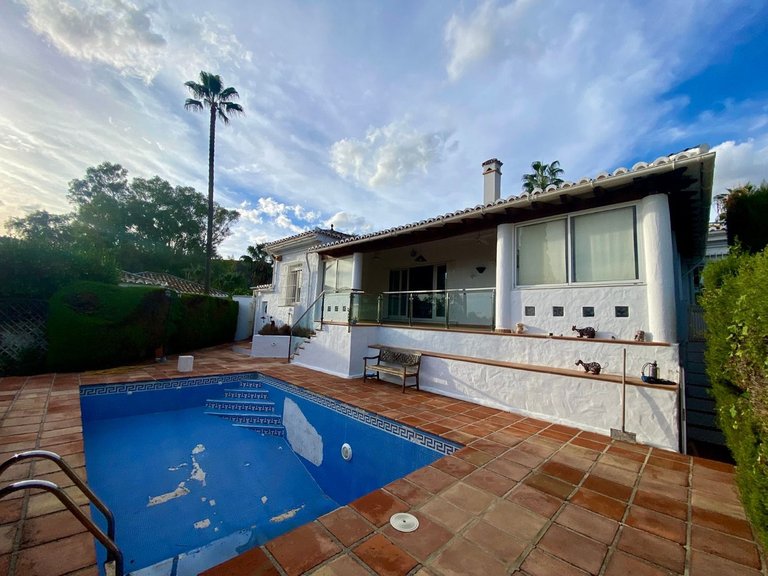 Villa for Sale in El Padron, Malaga 35