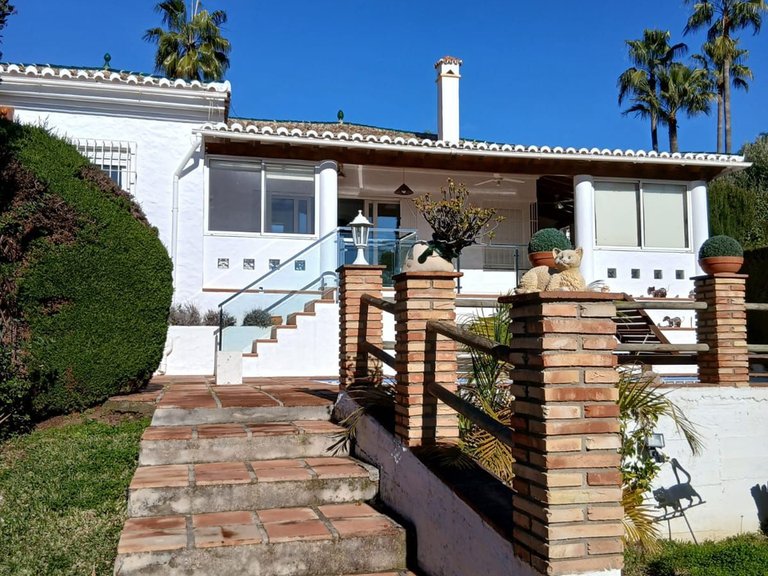 Villa for Sale in El Padron, Malaga 4