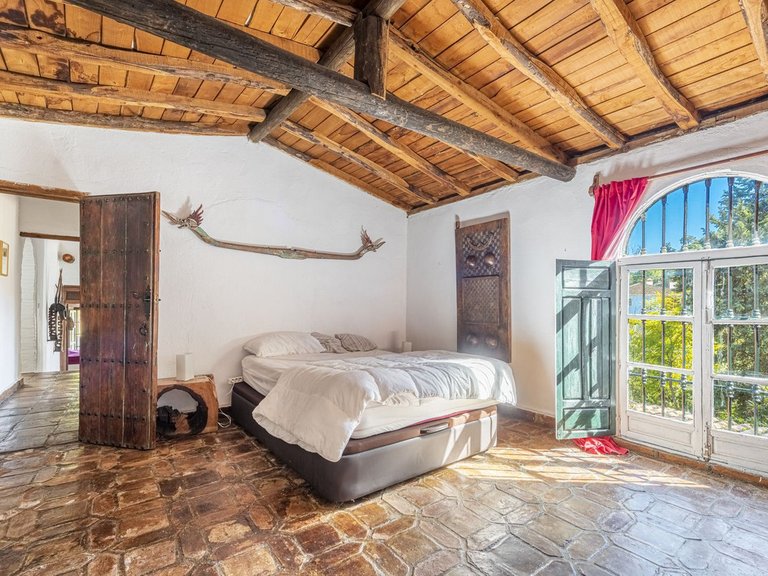 Villa for Sale in Benahavís, Malaga 12