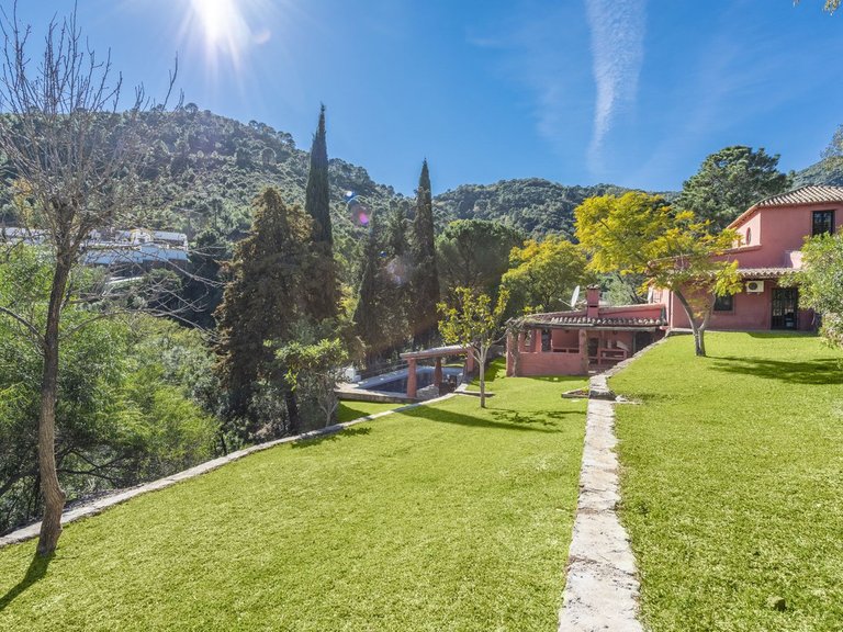 Villa for Sale in Benahavís, Malaga 17