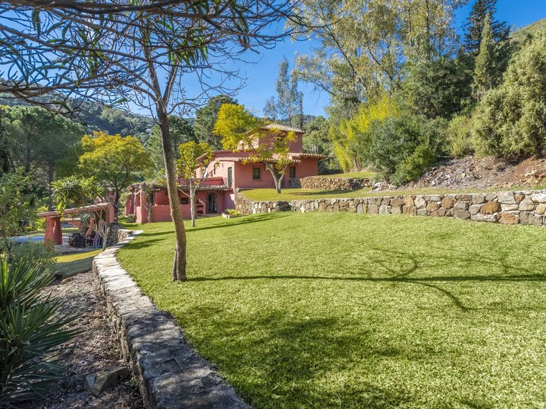 Villa for Sale in Benahavís, Malaga 18
