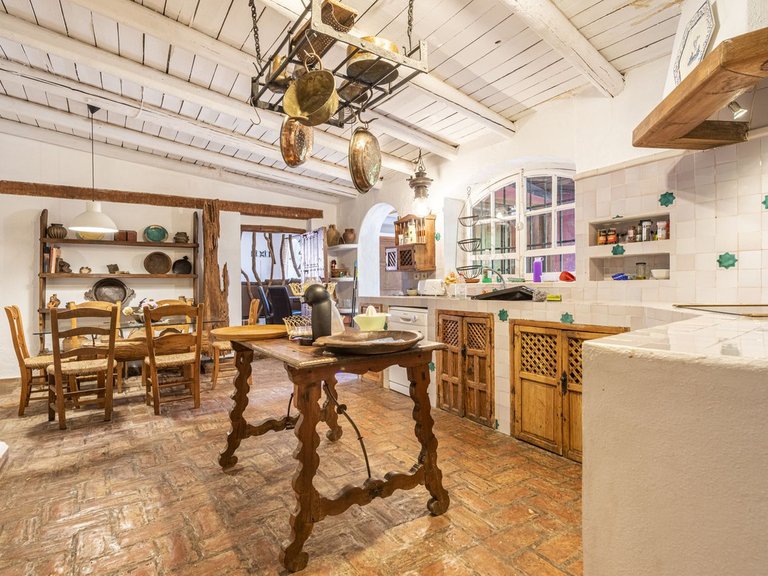 Villa for Sale in Benahavís, Malaga 6