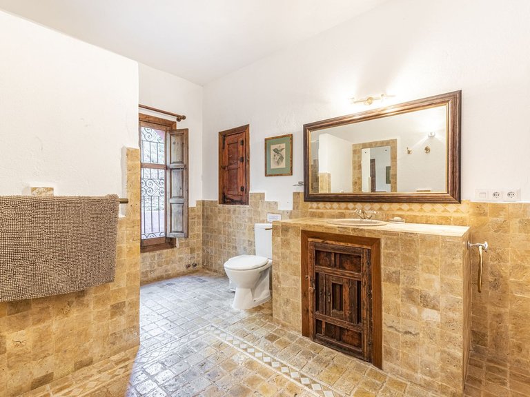 Villa for Sale in Benahavís, Malaga 8