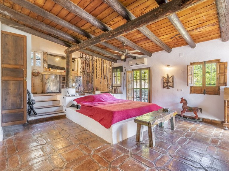 Villa for Sale in Benahavís, Malaga 9