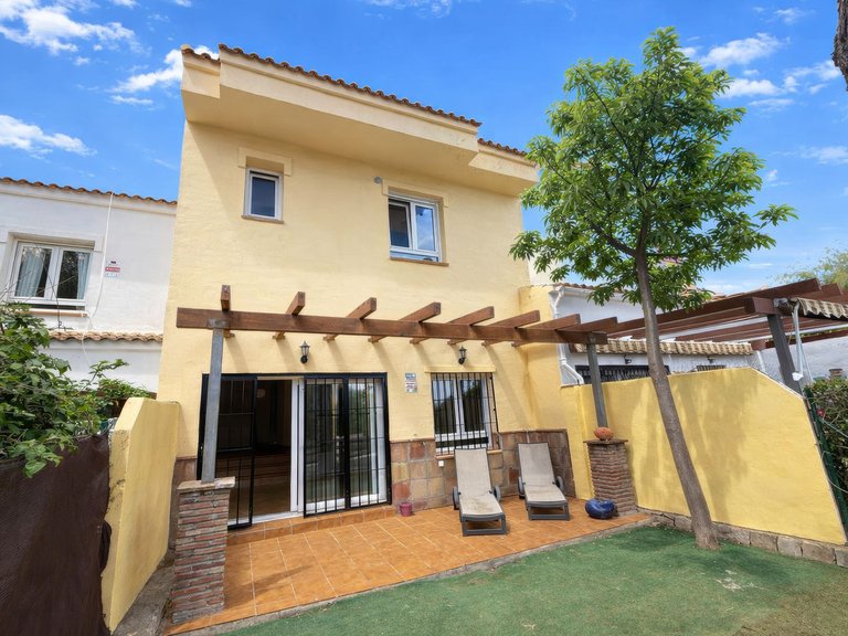 Villa for Sale in Alhaurin Golf, Malaga 1