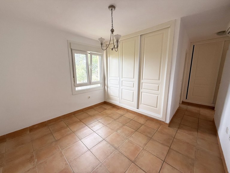 Villa for Sale in Alhaurin Golf, Malaga 11