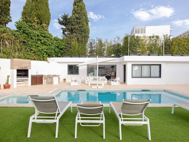 Villa for Sale in Málaga, Malaga 1