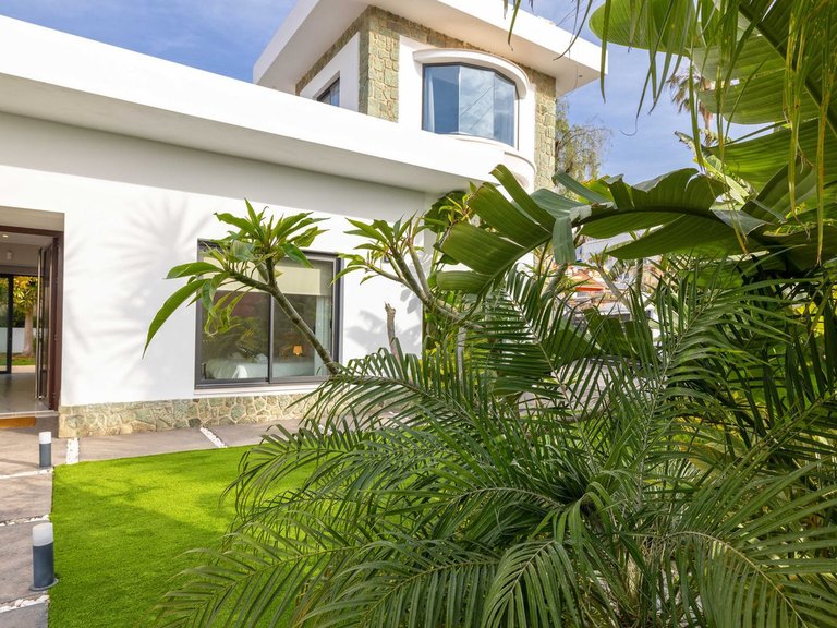Villa for Sale in Málaga, Malaga 18