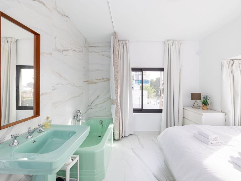 Villa for Sale in Málaga, Malaga 20