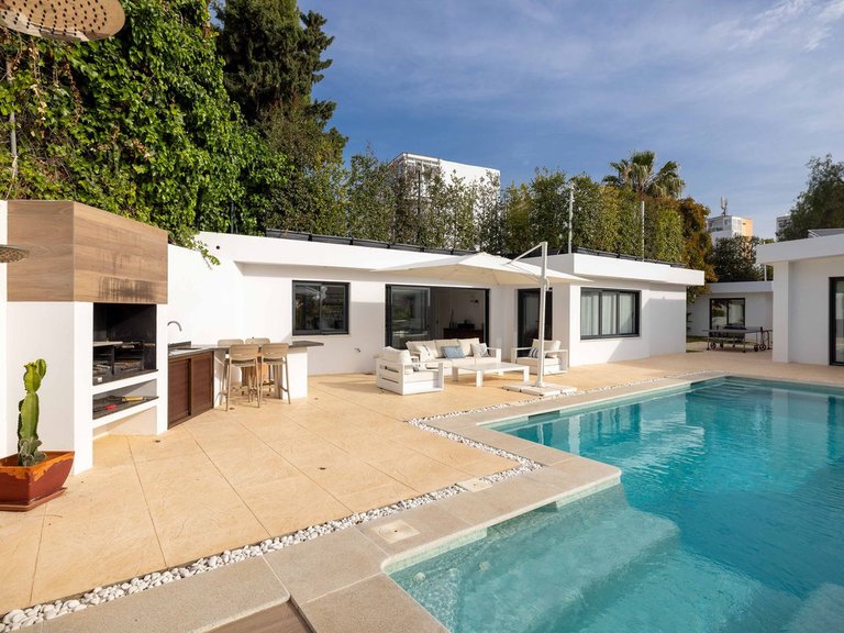 Villa for Sale in Málaga, Malaga 24