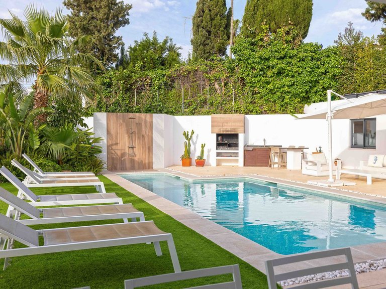 Villa for Sale in Málaga, Malaga 32