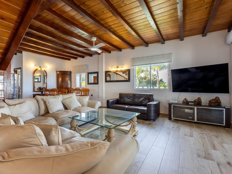 Villa for Sale in Alhaurín El Grande, Malaga 12