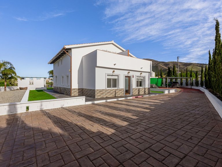 Villa for Sale in Alhaurín El Grande, Malaga 2