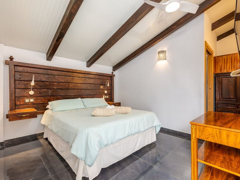 Villa for Sale in Alhaurín El Grande, Malaga 37