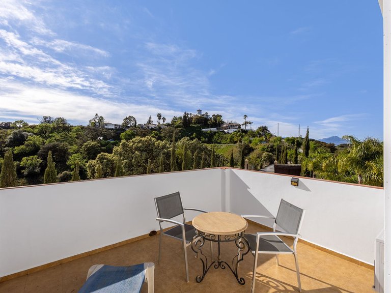 Villa for Sale in Alhaurín El Grande, Malaga 41