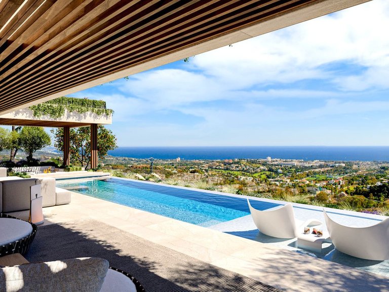 Villa for Sale in Inland El Madroñal, Malaga 3