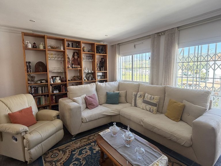 Villa for Sale in Estepona, Malaga 2