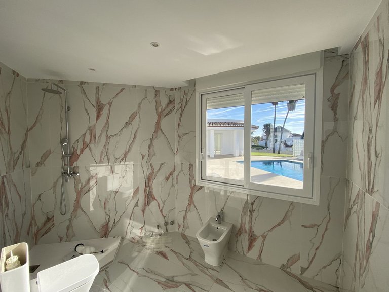 Villa for Sale in El Paraiso, Malaga 16