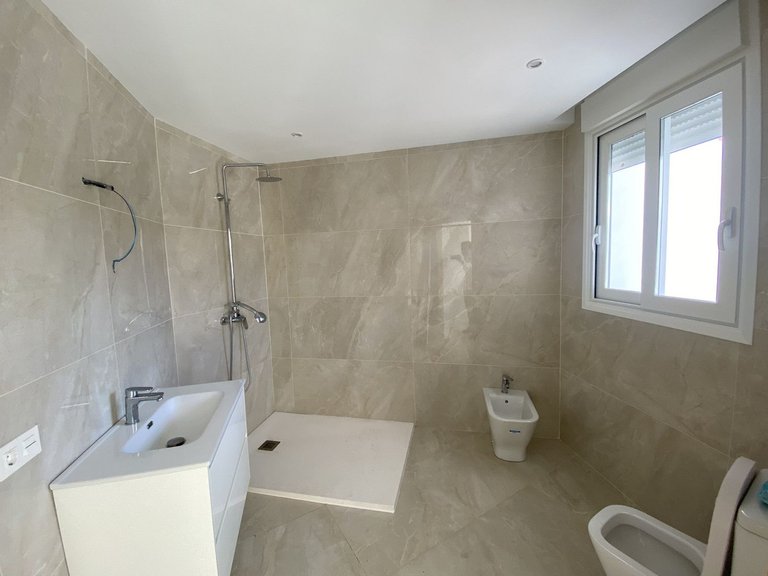 Villa for Sale in El Paraiso, Malaga 18