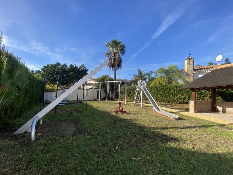 Villa for Sale in El Paraiso, Malaga 27